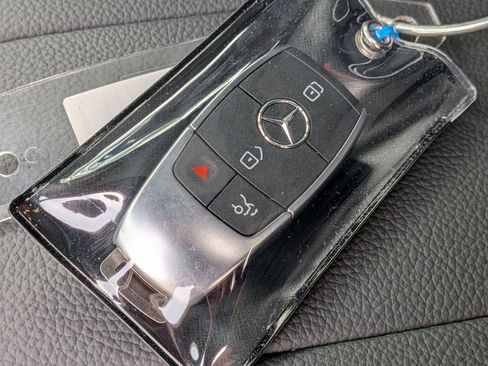 Used 2026 Mercedes-Benz GLB 250 image 37