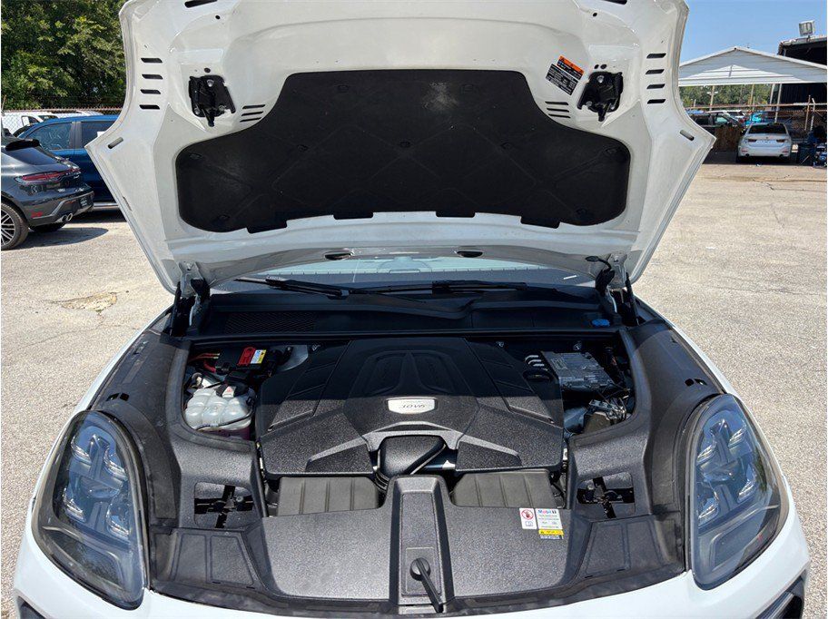 Used 2022 Porsche Cayenne Platinum Edition AWD/4WD image 49