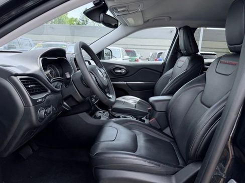 Used 2022 Jeep Cherokee Trailhawk w/ Premium Leather Package AWD/4WD image 17