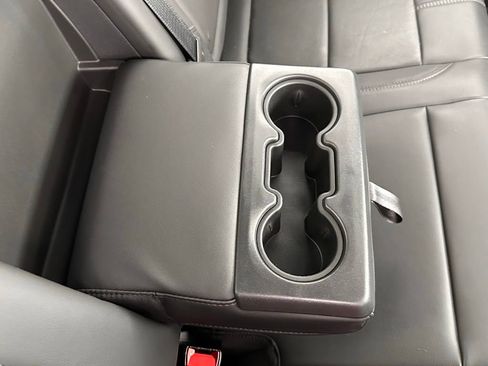 Used 2022 Chevrolet Silverado 1500 High Country w/ Technology Package image 19