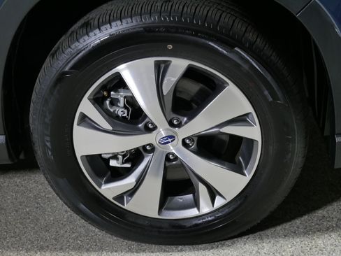 Used 2024 Subaru Ascent Premium w/ Convenience Package AWD/4WD image 15