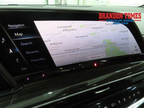 Used 2023 Cadillac Escalade Sport AWD/4WD image 17