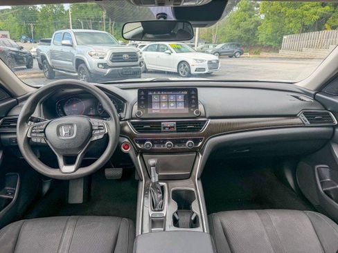 Used 2020 Honda Accord EX image 7