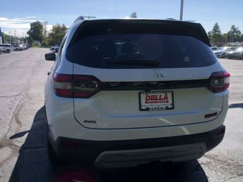 New 2025 Honda Pilot TrailSport image 8