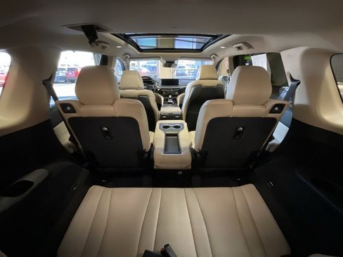 Certified 2023 Acura MDX FWD w/ Technology Package image 27