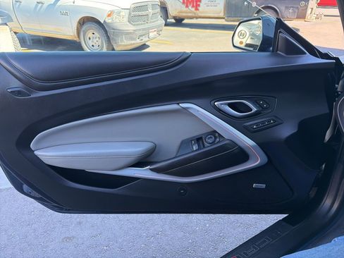 Used 2016 Chevrolet Camaro SS image 9