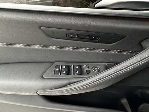 Used 2022 BMW 530i xDrive w/ Convenience Package image 28