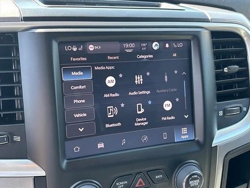 Used 2022 RAM 1500 Classic SLT w/ Electronics Convenience Group AWD/4WD image 38