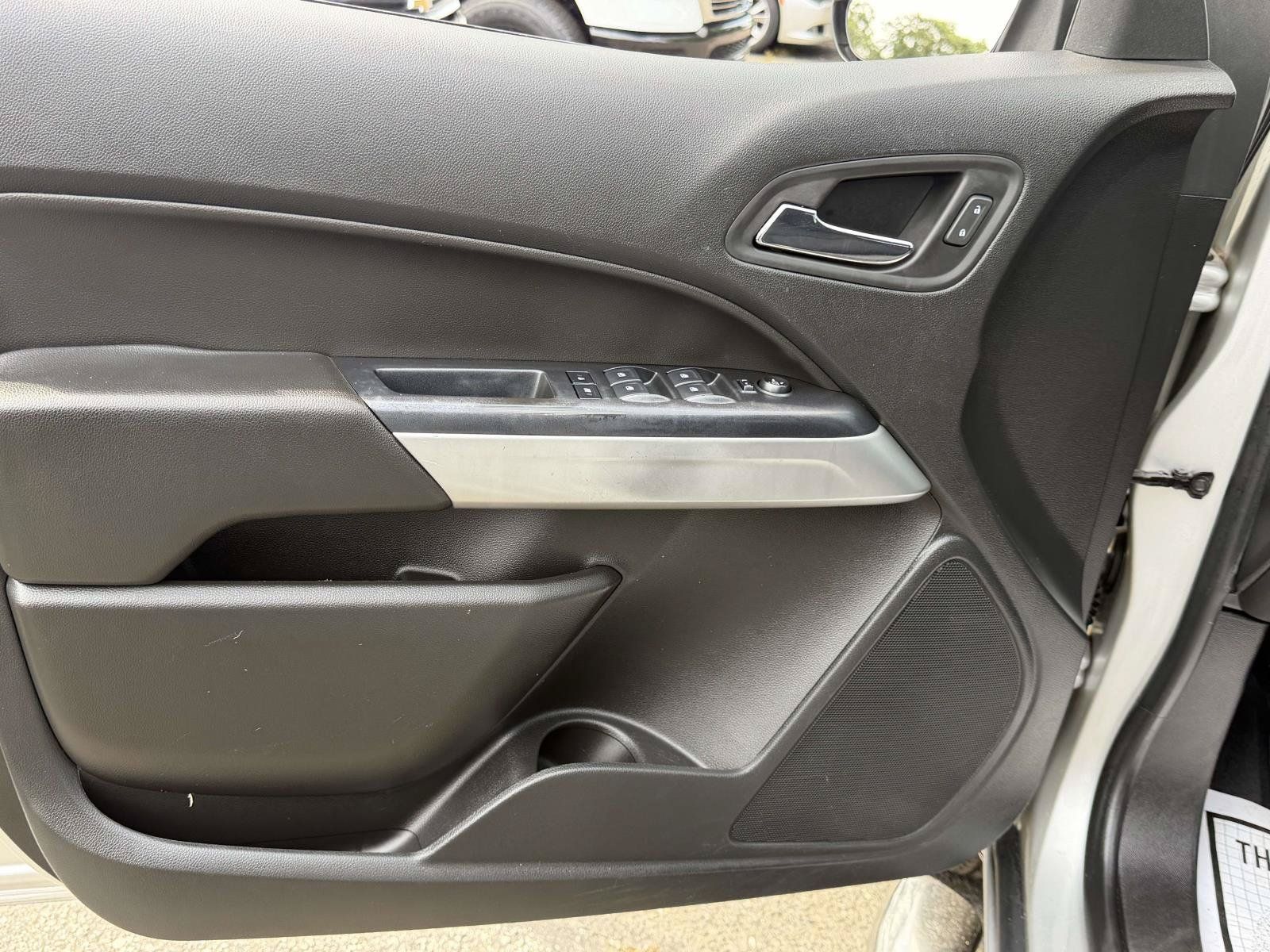 Used 2019 Chevrolet Colorado LT w/ LT Convenience Package AWD/4WD image 18