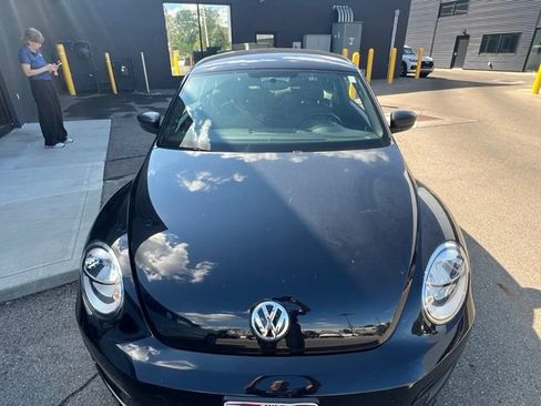 Used 2018 Volkswagen Beetle 2.0T S FWD image 7