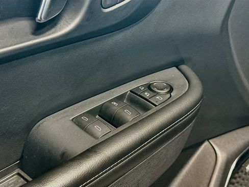 Used 2025 Buick Enclave Preferred FWD image 18