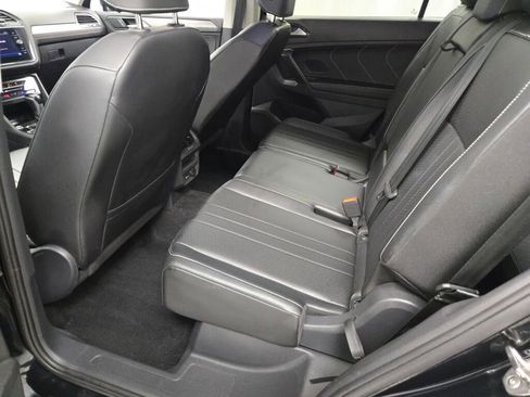 Used 2024 Volkswagen Tiguan SE image 22