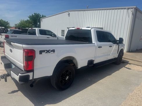 Used 2024 Ford F250 XL w/ STX Appearance Package AWD/4WD image 3