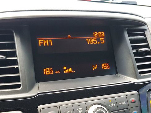 Used 2015 Nissan Pathfinder S FWD image 27