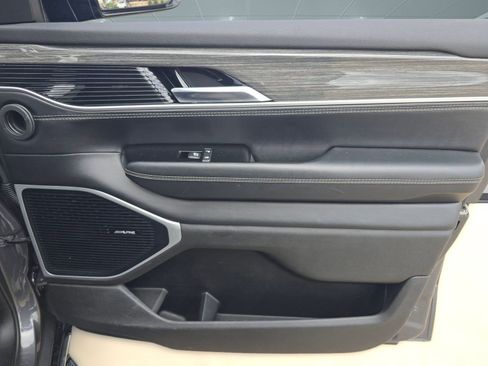 Used 2022 Jeep Wagoneer Series III w/ Flexible Seating Group image 26