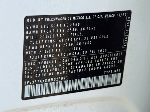 Used 2021 Volkswagen Tiguan SE w/ Panoramic Sunroof Package FWD image 32