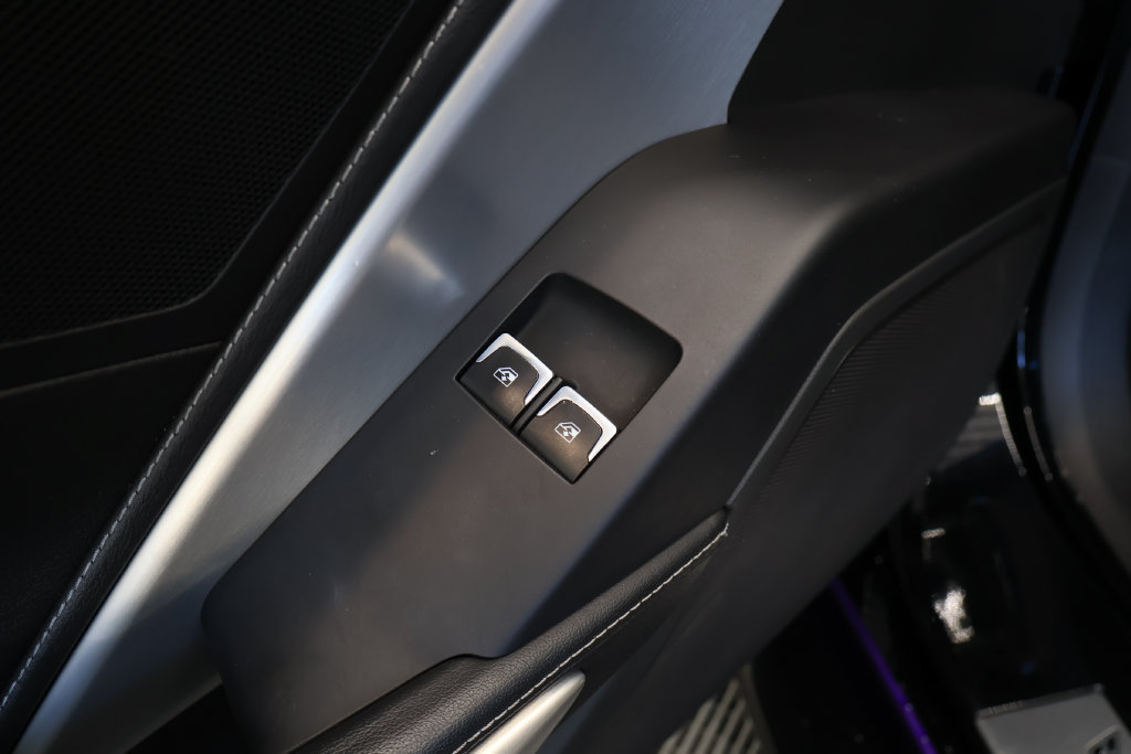 Used 2019 Chevrolet Corvette Grand Sport w/ Carbon Flash Badge Package RWD image 16