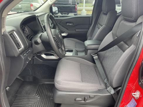 Used 2025 Nissan Frontier SV w/ SV Convenience Package image 12