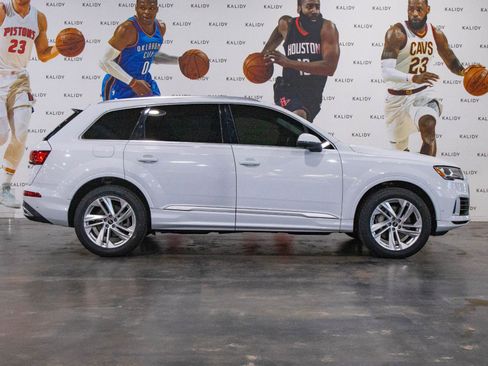 Used 2022 Audi Q7 Premium Plus image 18