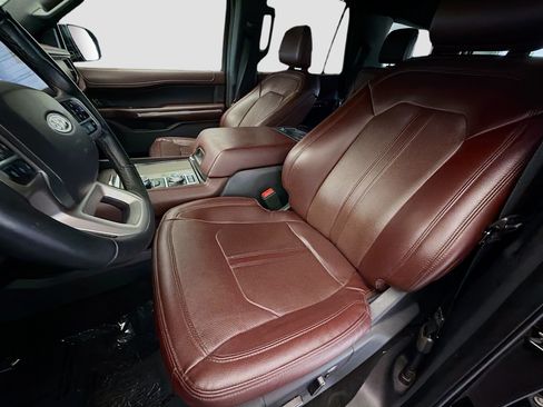 Used 2024 Ford Expedition Limited AWD/4WD image 11
