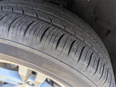 Used 2024 Ford Explorer XLT w/ Equipment Group 202A image 11