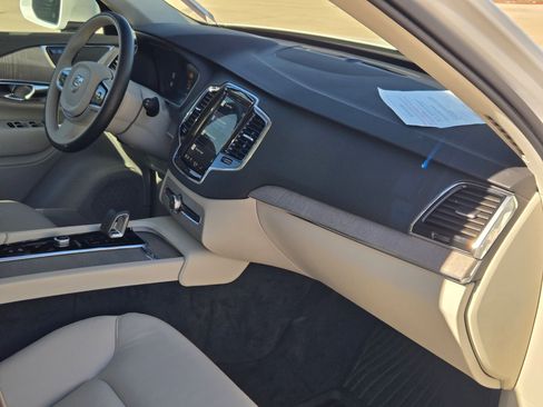Used 2025 Volvo XC90 B5 Plus w/ Protection Package Premier image 31