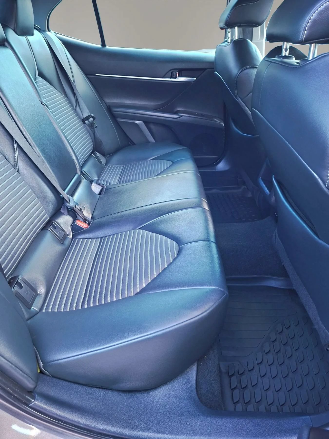 Used 2023 Toyota Camry SE FWD image 12