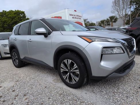 Certified 2023 Nissan Rogue SV image 3