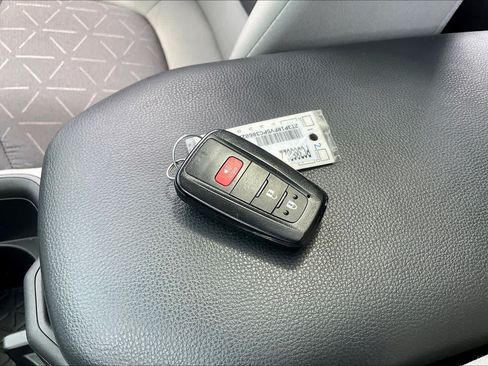 Used 2023 Toyota RAV4 XLE w/ Convenience Package AWD/4WD image 14