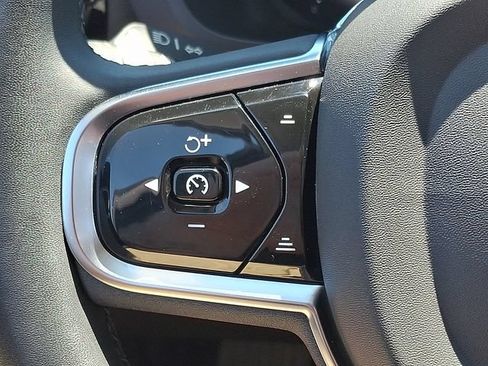 Used 2023 Volvo XC60 B5 Plus w/ Climate Package AWD/4WD image 22