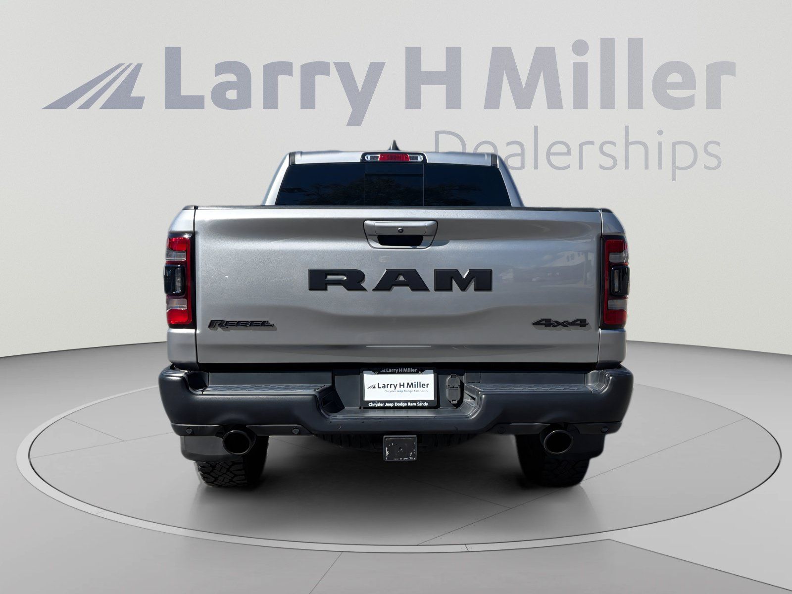 Used 2019 RAM 1500 Rebel w/ Rebel Level 2 Equipment Group AWD/4WD image 4