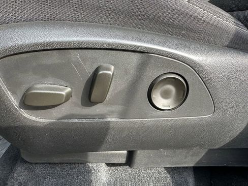 Used 2024 Chevrolet Traverse LT image 10