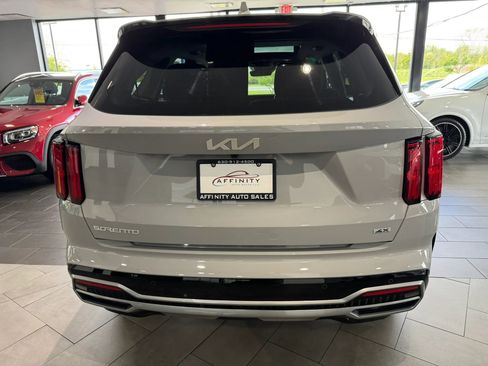 Used 2023 Kia Sorento SX AWD/4WD image 6