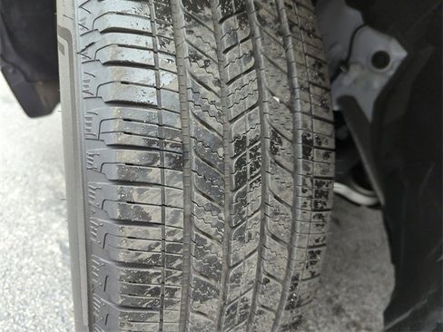 Certified 2024 Nissan Rogue S image 43