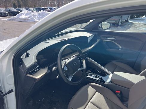 Used 2025 Audi Q5 Premium w/ Convenience Package image 61