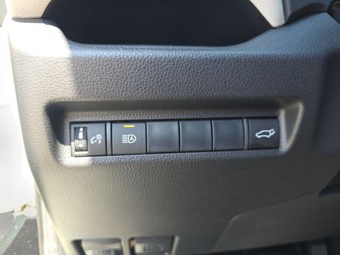 Used 2019 Toyota RAV4 XLE Premium FWD image 24