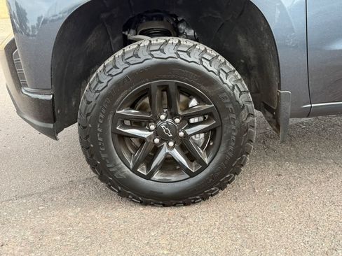 Used 2021 Chevrolet Silverado 1500 Custom Trail Boss w/ LPO, Dark Essentials Package AWD/4WD image 10
