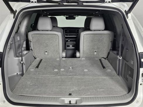 Used 2019 Toyota Highlander XLE image 22
