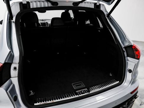 Used 2017 Porsche Cayenne S image 90