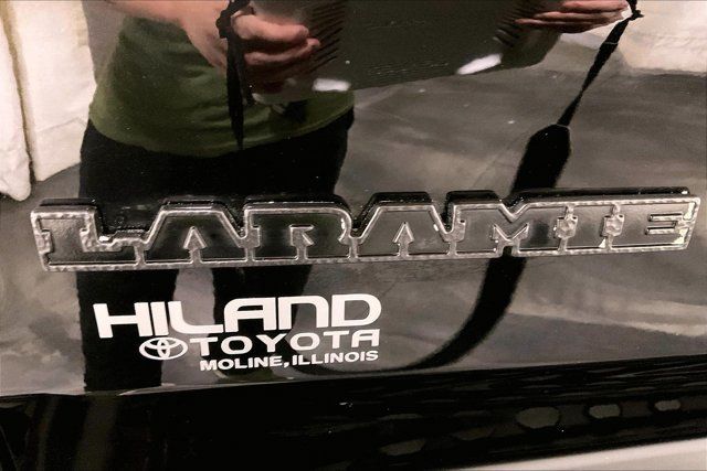 Used 2019 RAM 1500 Laramie AWD/4WD image 8