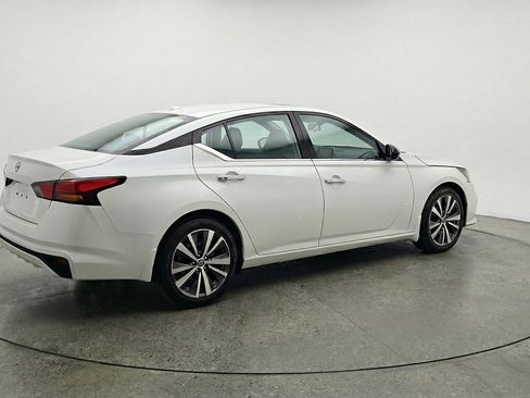 Used 2025 Nissan Altima 2.5 SV image 7