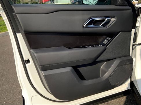 New 2026 Land Rover Range Rover Velar Dynamic SE image 8