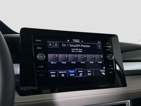 Certified 2025 Volkswagen Taos SE image 11