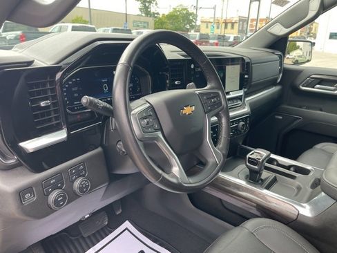 Used 2022 Chevrolet Silverado 1500 LTZ w/ LTZ Premium Package image 14