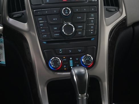 Used 2013 Buick Verano Convenience FWD image 17