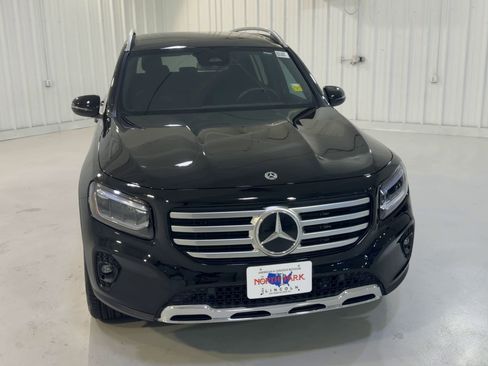 Used 2025 Mercedes-Benz GLB 250 image 4