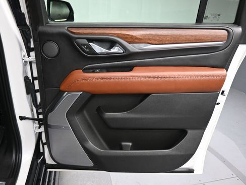 Used 2023 GMC Yukon XL Denali Ultimate image 50