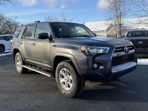 Used 2022 Toyota 4Runner SR5 Premium w/ Moonroof Package image 13