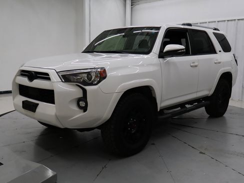 Used 2021 Toyota 4Runner SR5 Premium image 10