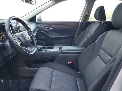 Used 2025 Nissan Rogue SV FWD image 16